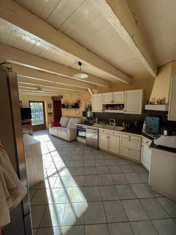 Propriété 216 m2 sur parcelles de 12866 m2
