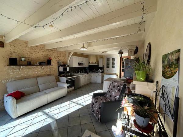 Propriété 216 m2 sur parcelles de 12866 m2