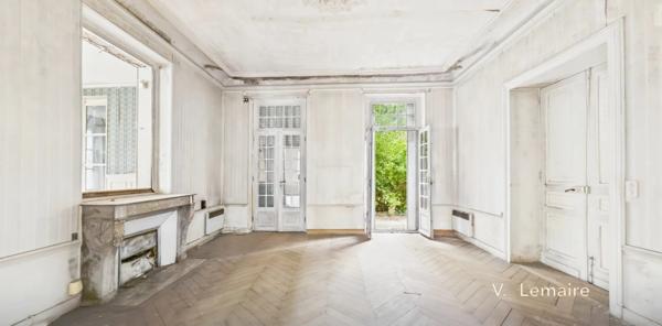 MURS COMMERCIAUX HOTEL PARTICULIER– Essonne