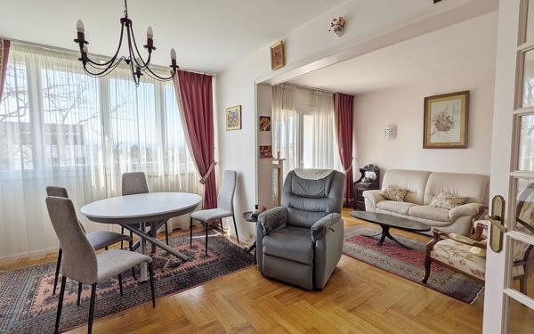 Appartement à vendre    4 pièces • 77 m2 Sainte-Foy-lès-Lyon