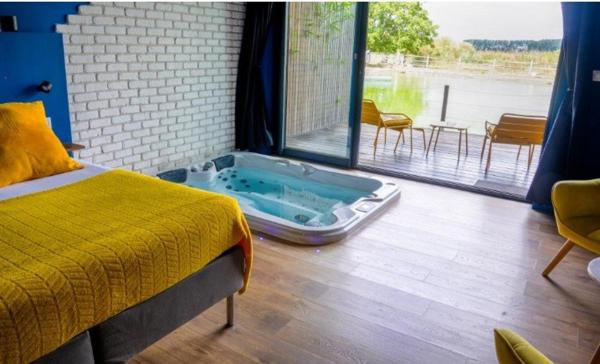 INVESTISSEMENT LOCATIF – WAMBRECHIES – Résidence de tourisme Le Domaine - 6,70 de rentabilité