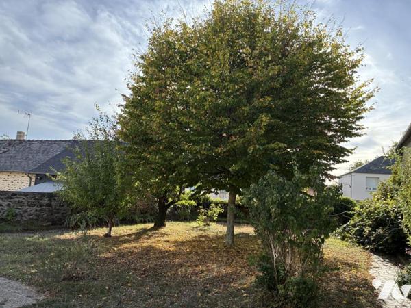 MONTSURS - Maison