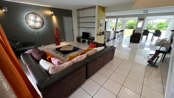 Dpt Guyane (973), à vendre KOUROU exceptionnelle maison bourgeoise, très bien située près du lac diable