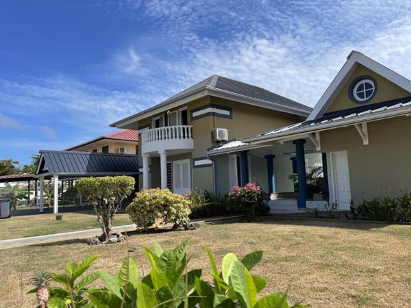 Dpt Guyane (973), à vendre KOUROU exceptionnelle maison bourgeoise, très bien située près du lac diable