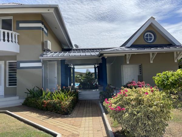 Dpt Guyane (973), à vendre KOUROU exceptionnelle maison bourgeoise, très bien située près du lac diable