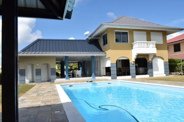 Dpt Guyane (973), à vendre KOUROU exceptionnelle maison bourgeoise, très bien située près du lac diable