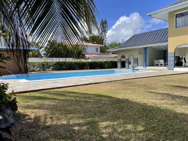 Dpt Guyane (973), à vendre KOUROU exceptionnelle maison bourgeoise, très bien située près du lac diable