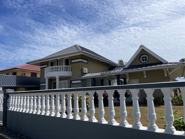 Dpt Guyane (973), à vendre KOUROU exceptionnelle maison bourgeoise, très bien située près du lac diable