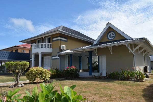 Dpt Guyane (973), à vendre KOUROU exceptionnelle maison bourgeoise, très bien située près du lac diable