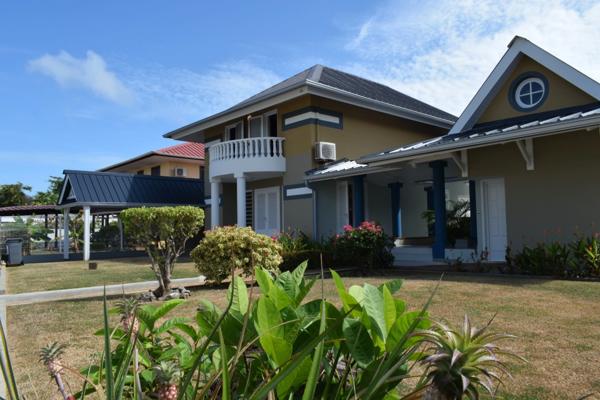 Dpt Guyane (973), à vendre KOUROU exceptionnelle maison bourgeoise, très bien située près du lac diable