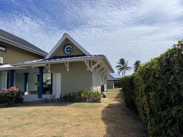 Dpt Guyane (973), à vendre KOUROU exceptionnelle maison bourgeoise, très bien située près du lac diable