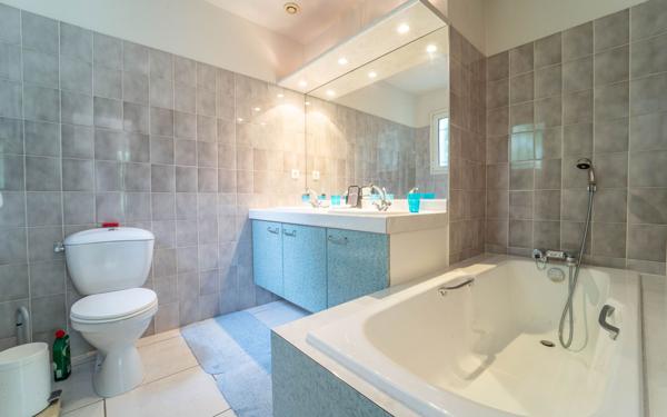 Maison à vendre    5 pièces •  Biscarrosse