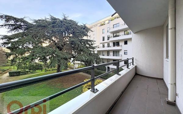 Appartement à vendre    4 pièces • 100 m2 Châtillon