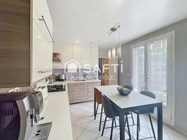 Maison familiale de 7 pièces de 160 m² sur 700m2