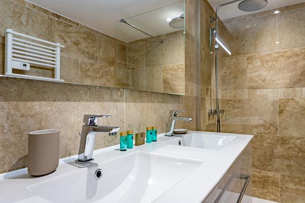 Appartement d’exception avec sa terrasse face au Bassin