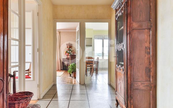 Appartement à vendre    6 pièces • 153 m2 Tassin-la-Demi-Lune