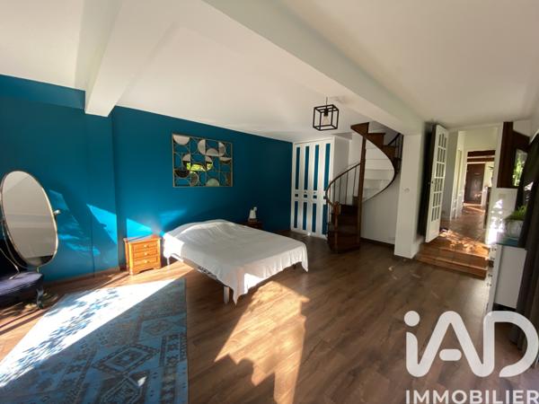 Maison à vendre 7 pièces 186 m² Saint-Fargeau-Ponthierry