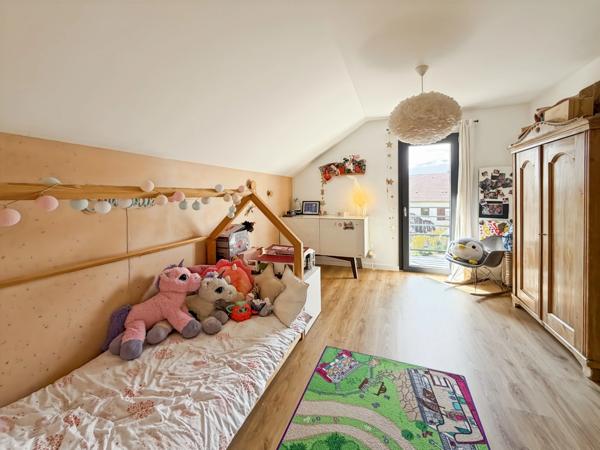 A VENDRE GEX – Maison T6 entièrement rénovée 142m2
