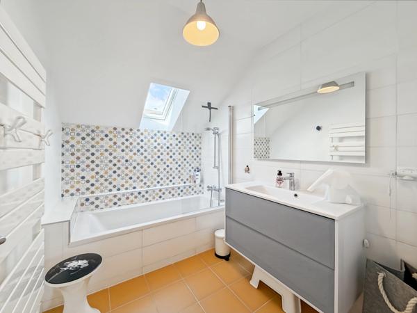 A VENDRE GEX – Maison T6 entièrement rénovée 142m2