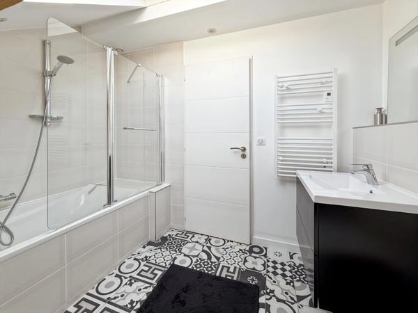 A VENDRE GEX – Maison T6 entièrement rénovée 142m2