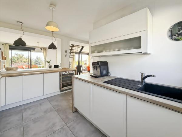 A VENDRE GEX – Maison T6 entièrement rénovée 142m2
