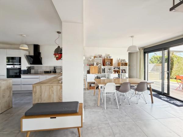 A VENDRE GEX – Maison T6 entièrement rénovée 142m2