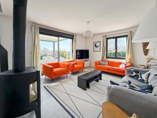 A VENDRE GEX – Maison T6 entièrement rénovée 142m2