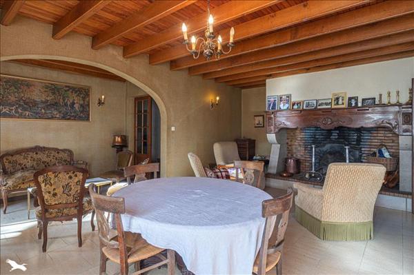 Maison à vendre |  Aubagnan |  10 pièces | 296 m²