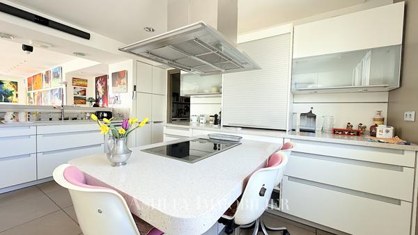 À VENDRE - APPARTEMENT DE STANDING DERNIER ÉTAGE AVEC TERRASSE PANORAMIQUE - QUARTIER MEDIATHEQUE LA ROCHELLE