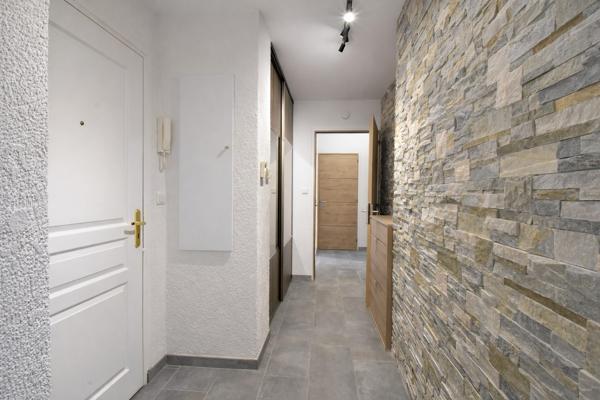 Reignier-Ésery – T3 rénové avec jardin, garage, commerces et gare à pied