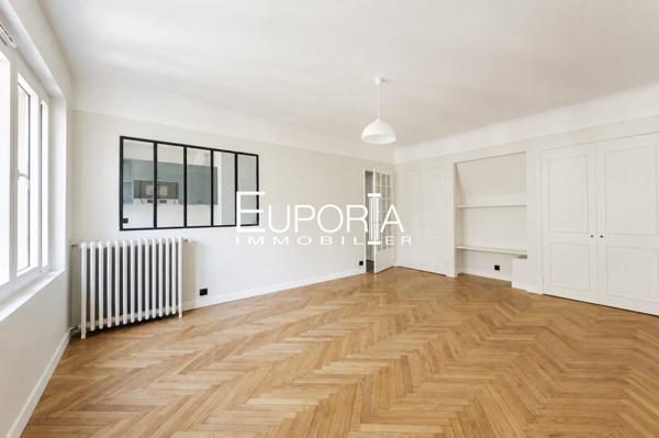 Appartement 3 pièces – 72 m² – Dernier étage – 2 balcons – Secteur Quai Branly / Tour Eiffel