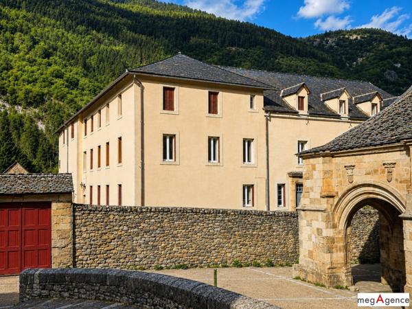Maison à QUEZAC, 48320 - 30 pièces 1500m²