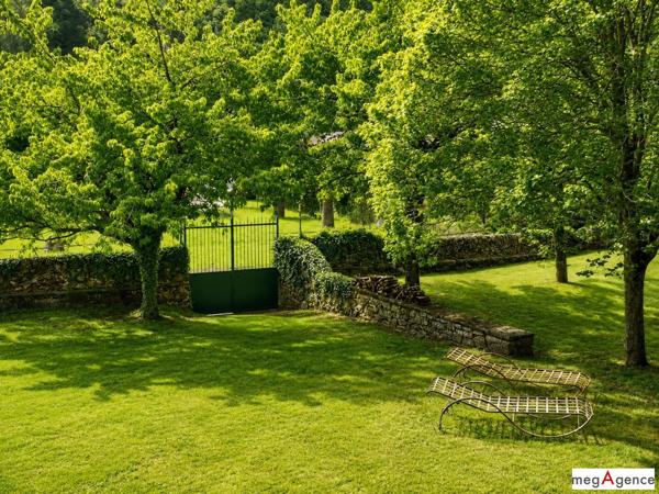 Maison à QUEZAC, 48320 - 30 pièces 1500m²