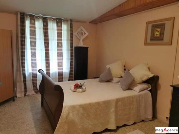 Maison à QUEZAC, 48320 - 30 pièces 1500m²