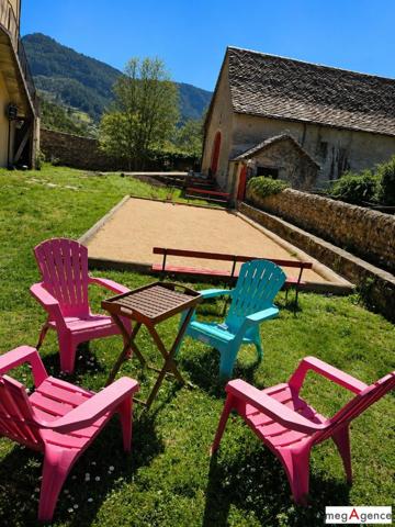 Maison à QUEZAC, 48320 - 30 pièces 1500m²