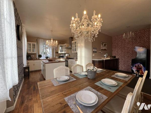 ETABLES-SUR-MER PROPRIETE SUR PARC AVEC PISCINE PROCHE PLAGE ET COMMERCES DANS QUARTIER RESIDENTIEL