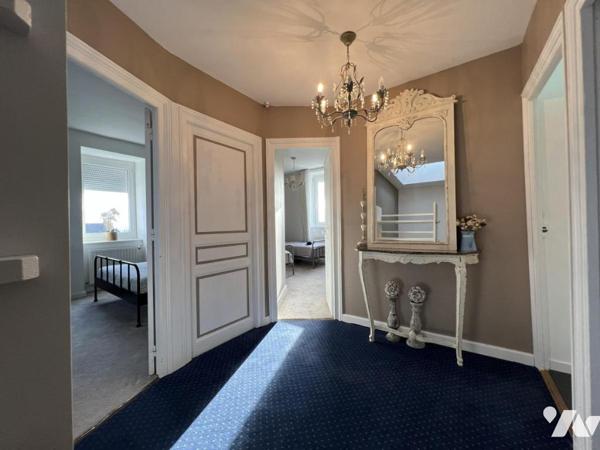 ETABLES-SUR-MER PROPRIETE SUR PARC AVEC PISCINE PROCHE PLAGE ET COMMERCES DANS QUARTIER RESIDENTIEL