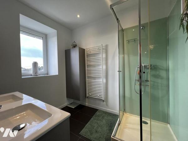 ETABLES-SUR-MER PROPRIETE SUR PARC AVEC PISCINE PROCHE PLAGE ET COMMERCES DANS QUARTIER RESIDENTIEL