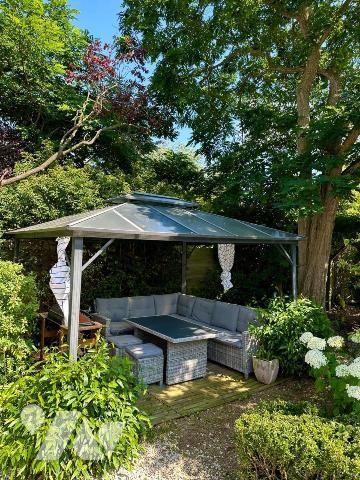 ETABLES-SUR-MER PROPRIETE SUR PARC AVEC PISCINE PROCHE PLAGE ET COMMERCES DANS QUARTIER RESIDENTIEL