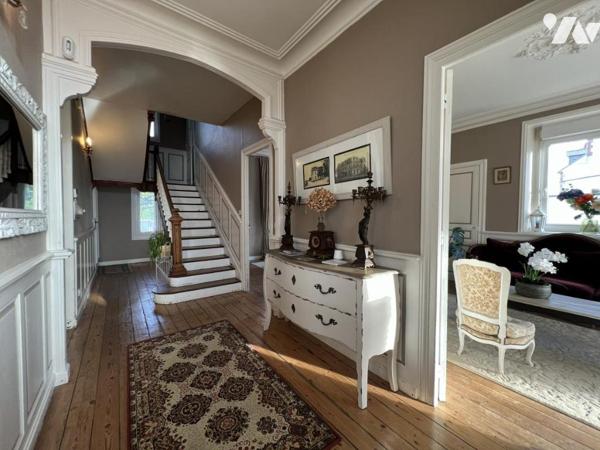 ETABLES-SUR-MER PROPRIETE SUR PARC AVEC PISCINE PROCHE PLAGE ET COMMERCES DANS QUARTIER RESIDENTIEL