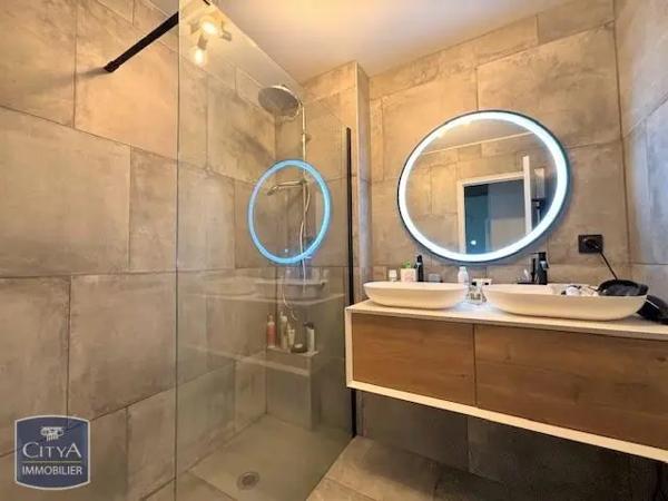 Appartement à louer 3 pièces 72.8m²