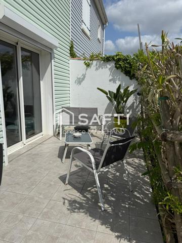 MAISON FAMILIALE  4 CH 1 BUREAU 2 GARAGES JARDIN