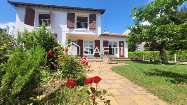 PAVILLON TRADITIONNEL 4CH SOUS-SOL ET GARAGE