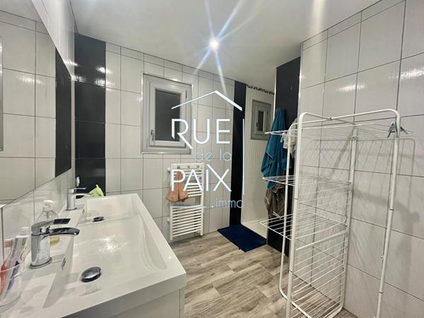 79600 LOUIN Maison plain pied LOUIN