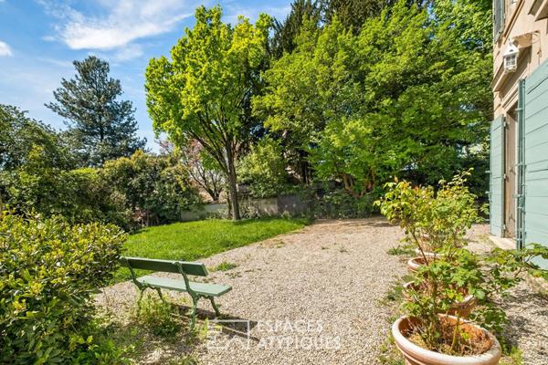 Maison Bourgeoise avec dépendances en plein coeur de Saint-Just