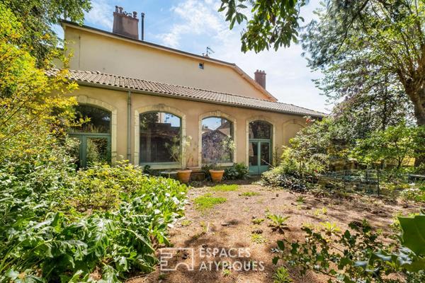 Maison Bourgeoise avec dépendances en plein coeur de Saint-Just