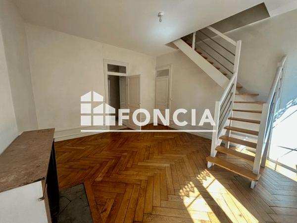 Location Appartement 4 pièces 85.8 m² - 42 RUE ALEXANDRE BOUTIN Villeurbanne 69100