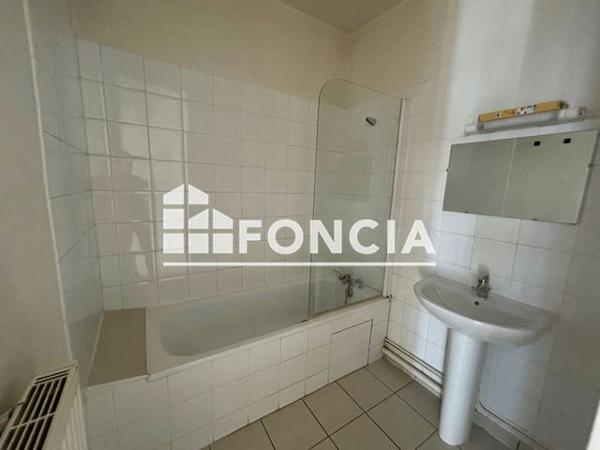 Location Appartement 4 pièces 85.8 m² - 42 RUE ALEXANDRE BOUTIN Villeurbanne 69100