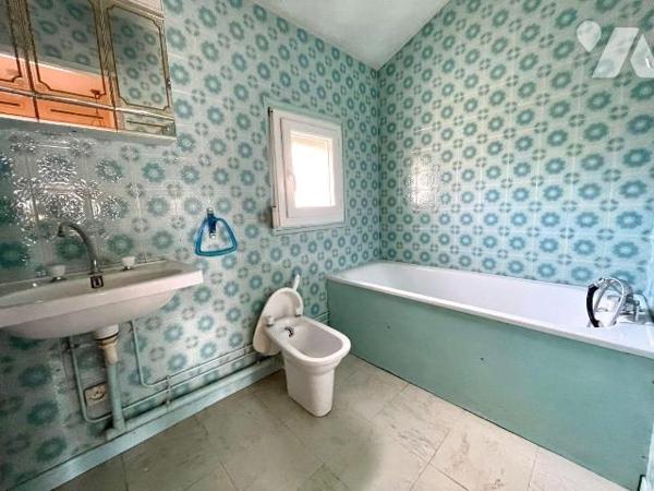 MAISON SUR SOUS-SOL.
A VENDRE A RETHEL, AXE REIMS/CHARLEVILLE-MEZIERES, gare (à 1h15 de Paris ...