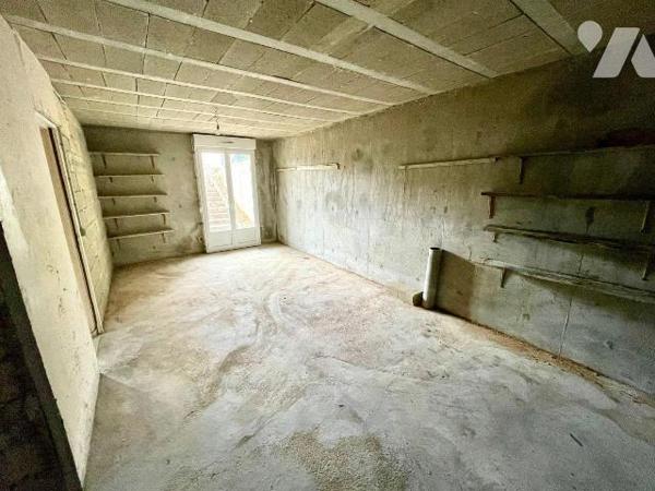 MAISON SUR SOUS-SOL.
A VENDRE A RETHEL, AXE REIMS/CHARLEVILLE-MEZIERES, gare (à 1h15 de Paris ...
